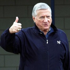 Steinbrenner Thumbs-up 225