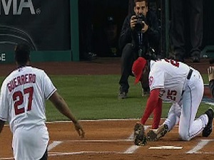 Don Baylor Leg Full